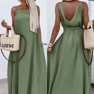 Longue robe avec poches dos en V à bretelles