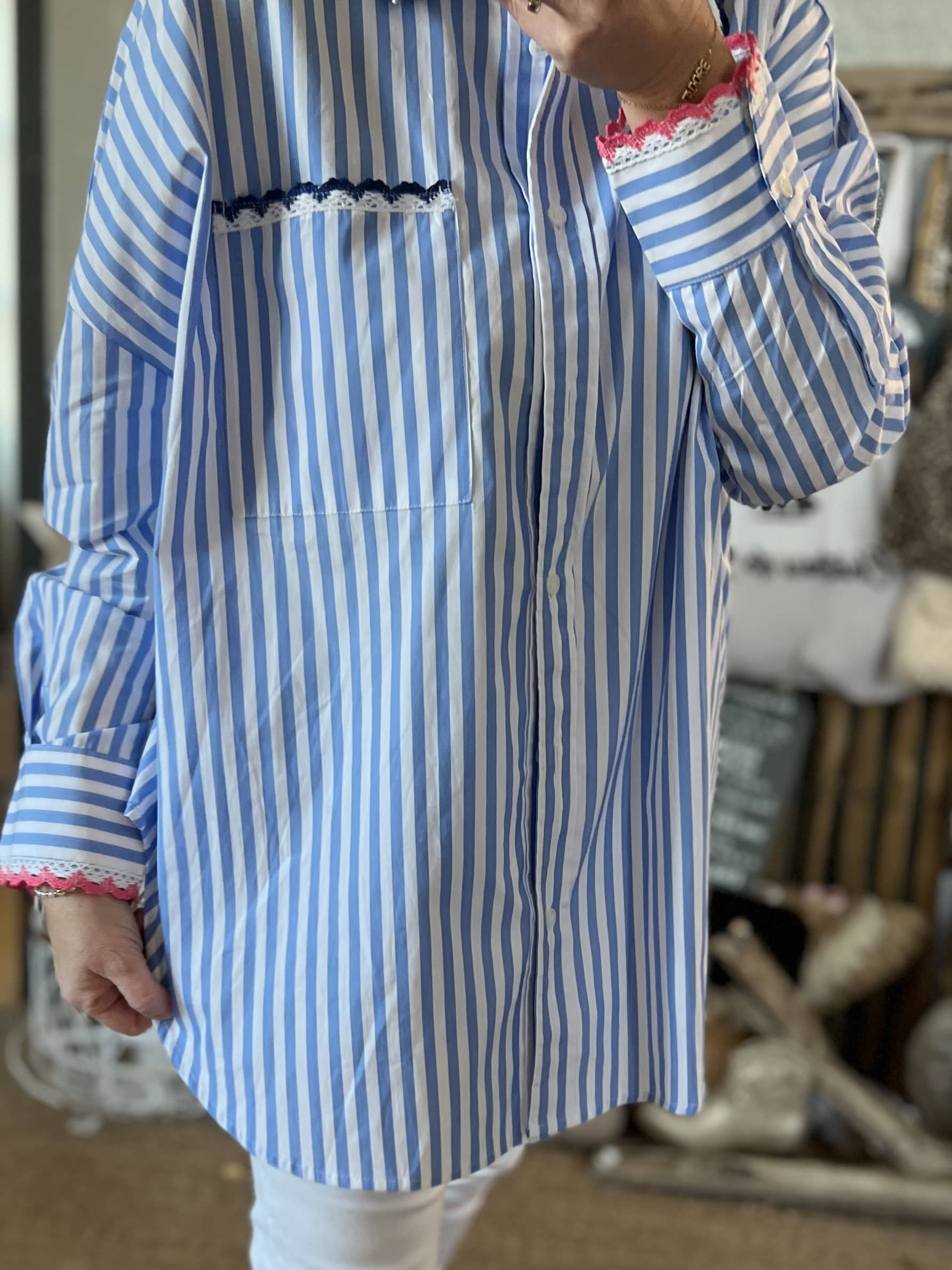 Chemise rayée oversize bleue – Image 4