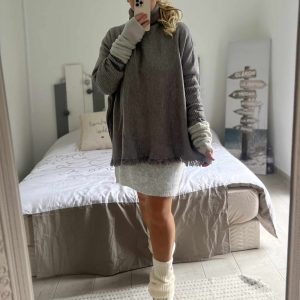 Pull col roulé frange gris