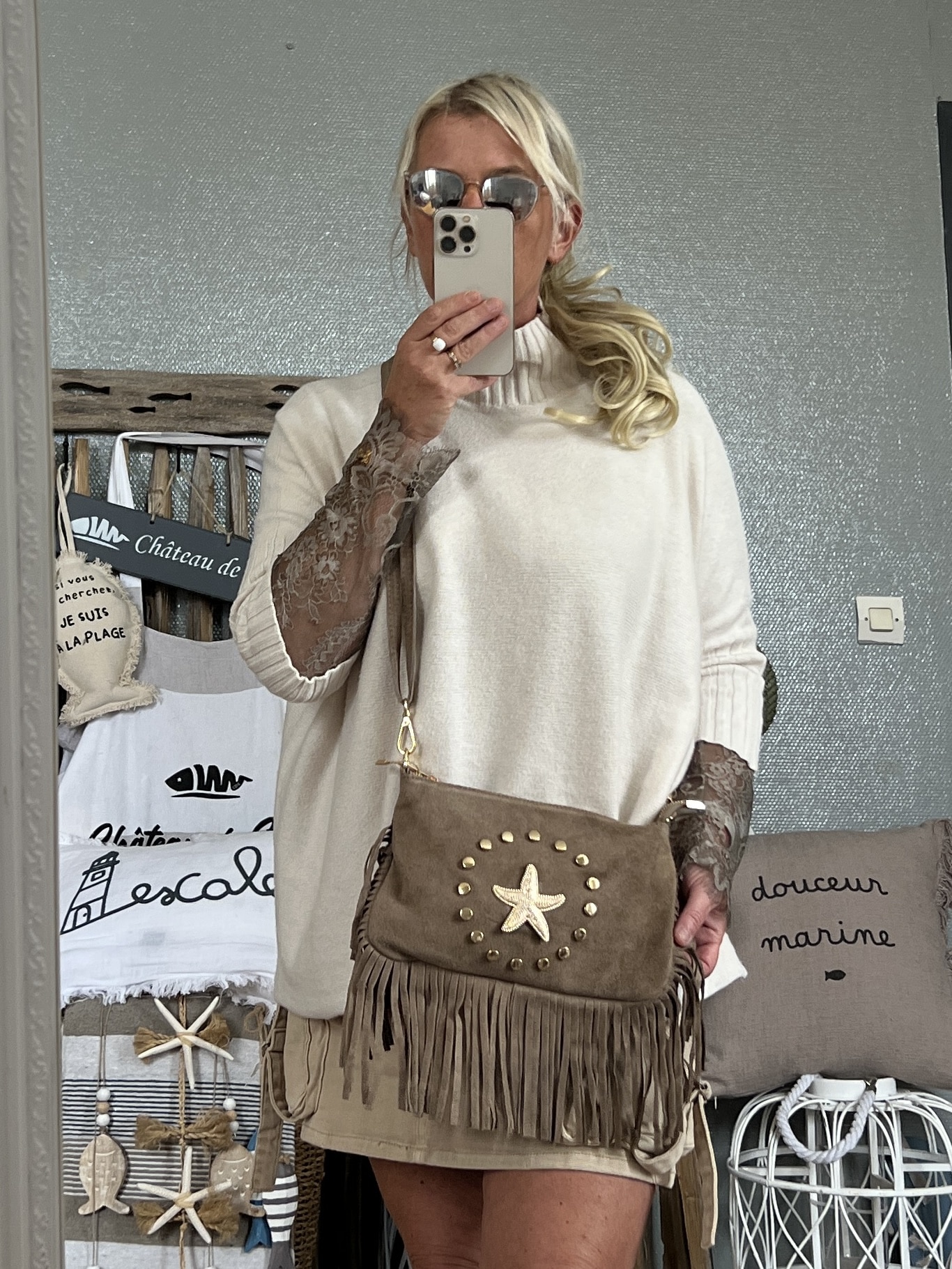 Pochette cuir frangée taupe – Image 3