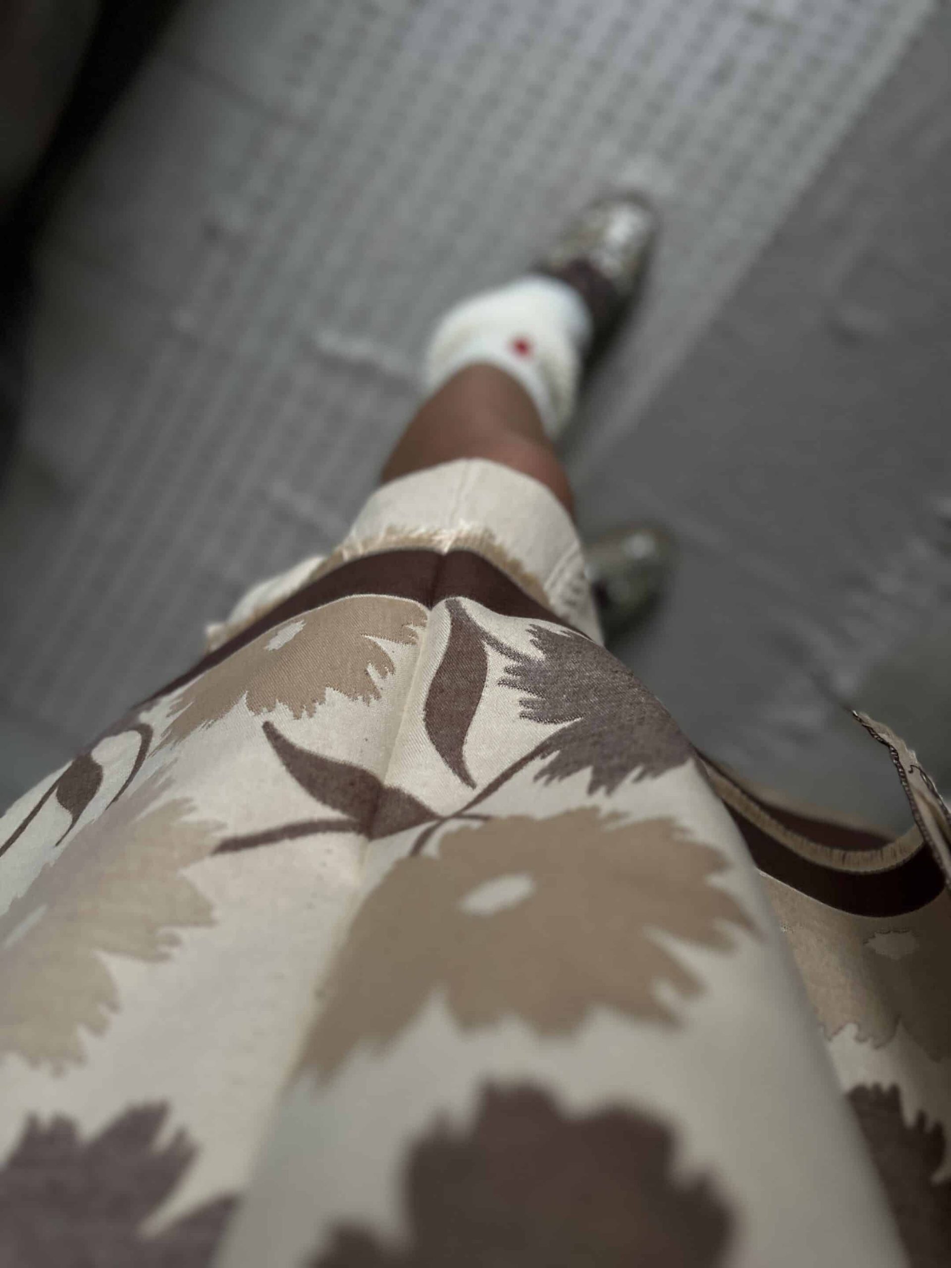 Châle écharpe taupe écru – Image 7