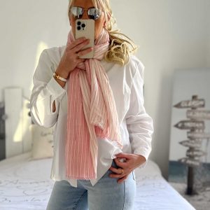 Écharpe rayée rose