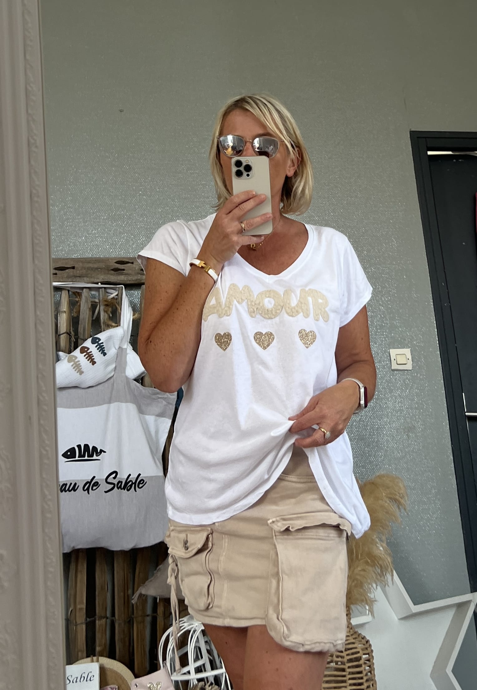 T-shirt Amour blanc doré – Image 2