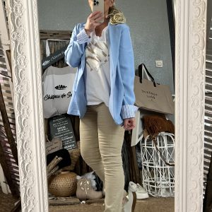 Blazer bleu dos chemise