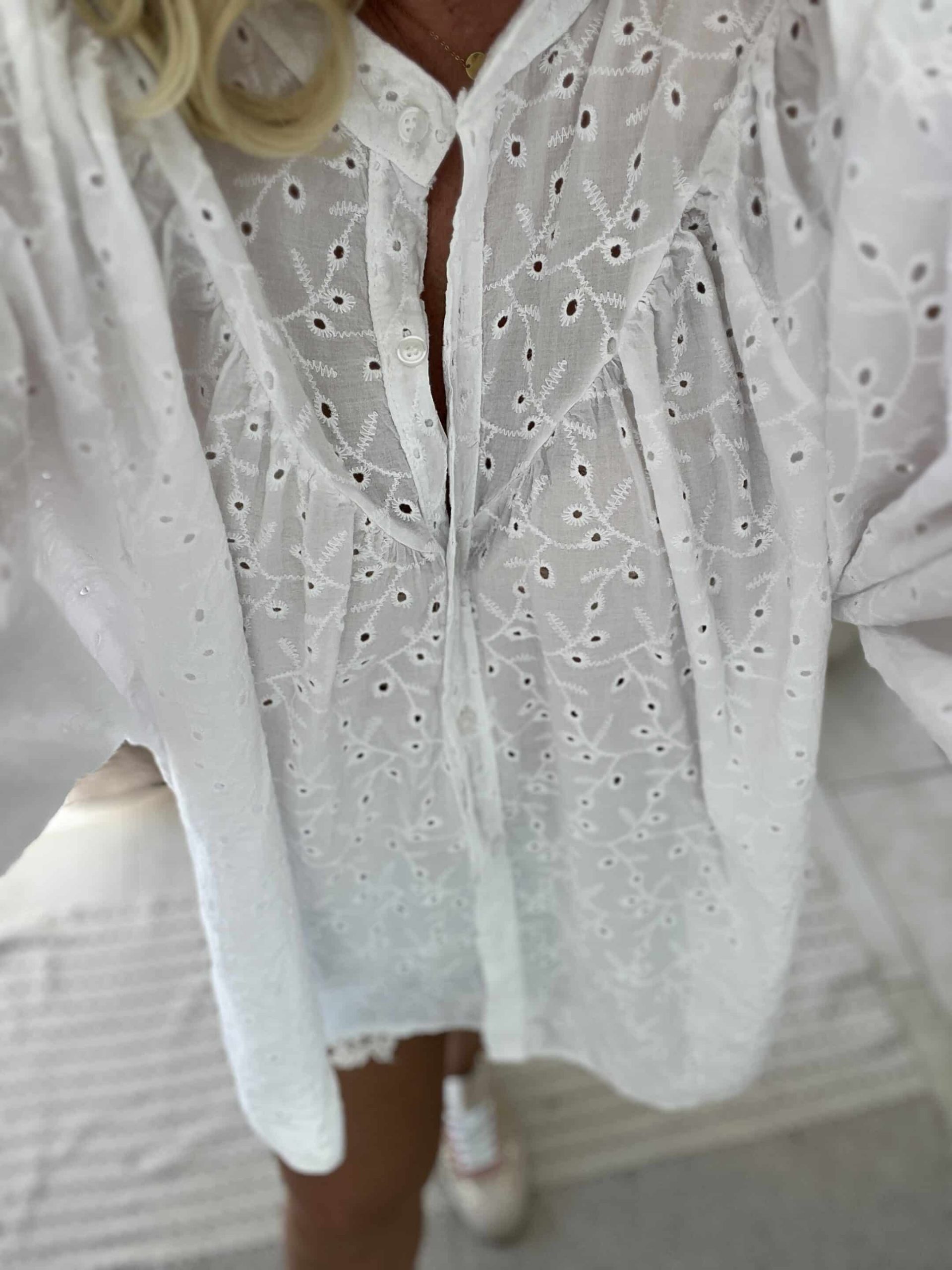Chemise broderie blanche – Image 3