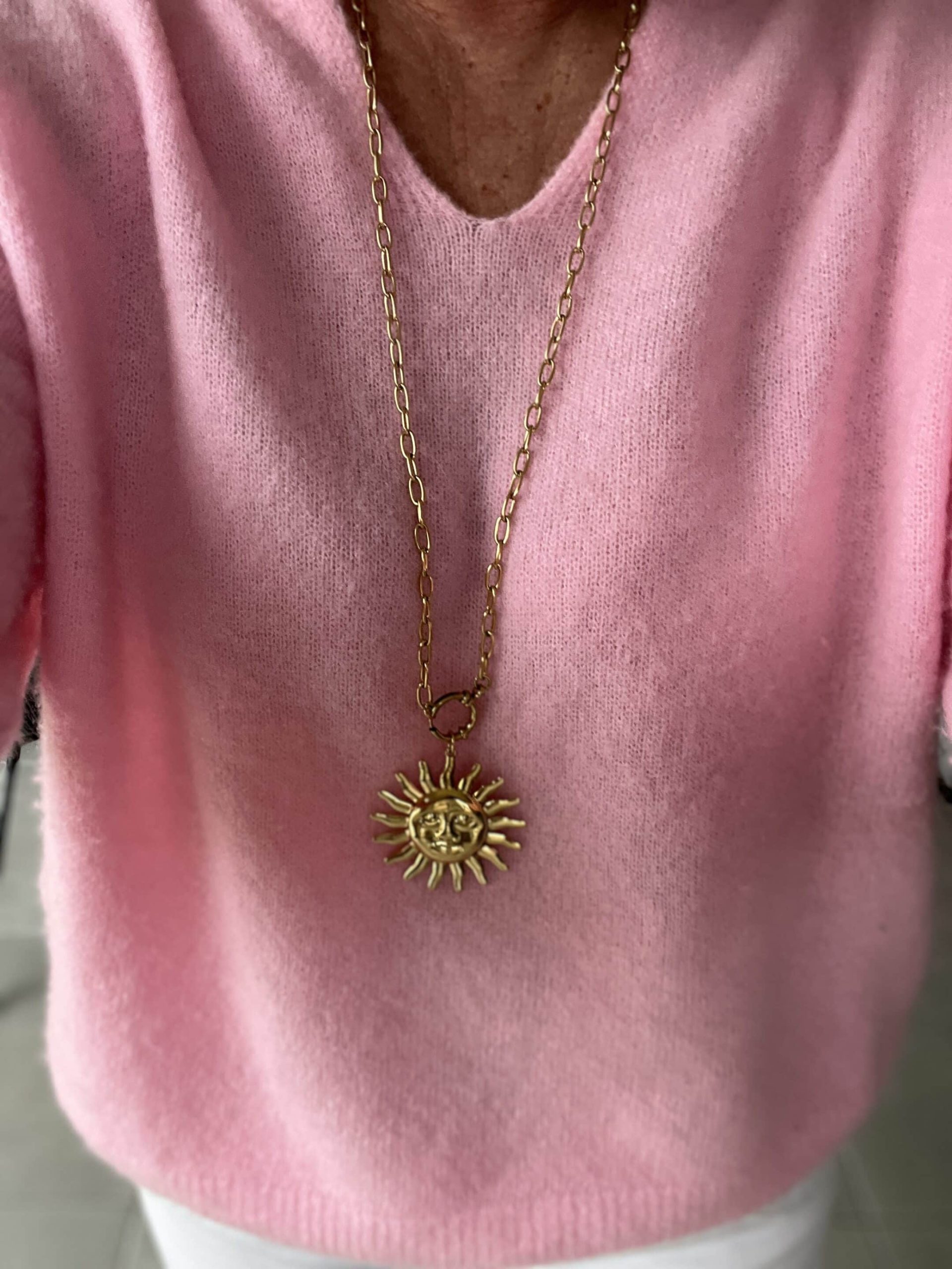 Sautoir soleil acier doré – Image 2