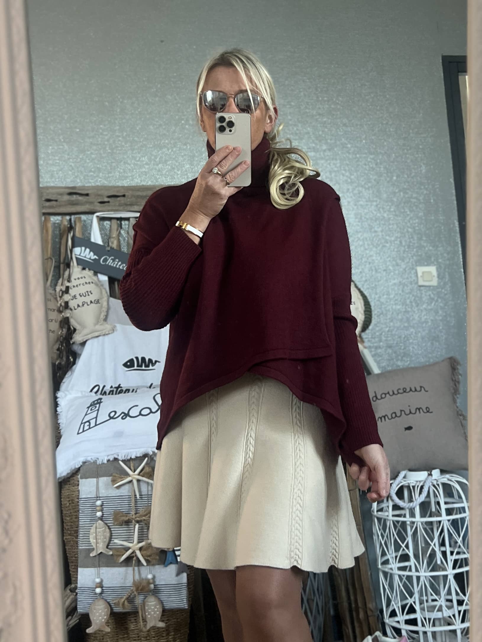 Pull cape col roulé bordeaux – Image 3