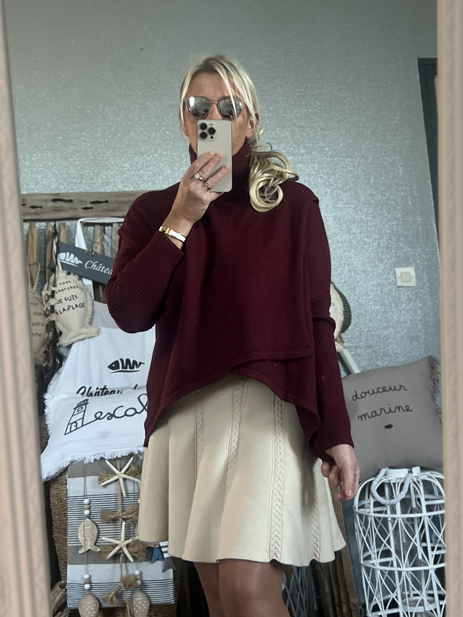 Pull cape col roulé bordeaux – Image 4