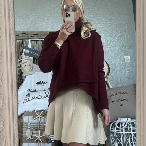 Pull cape col roulé bordeaux