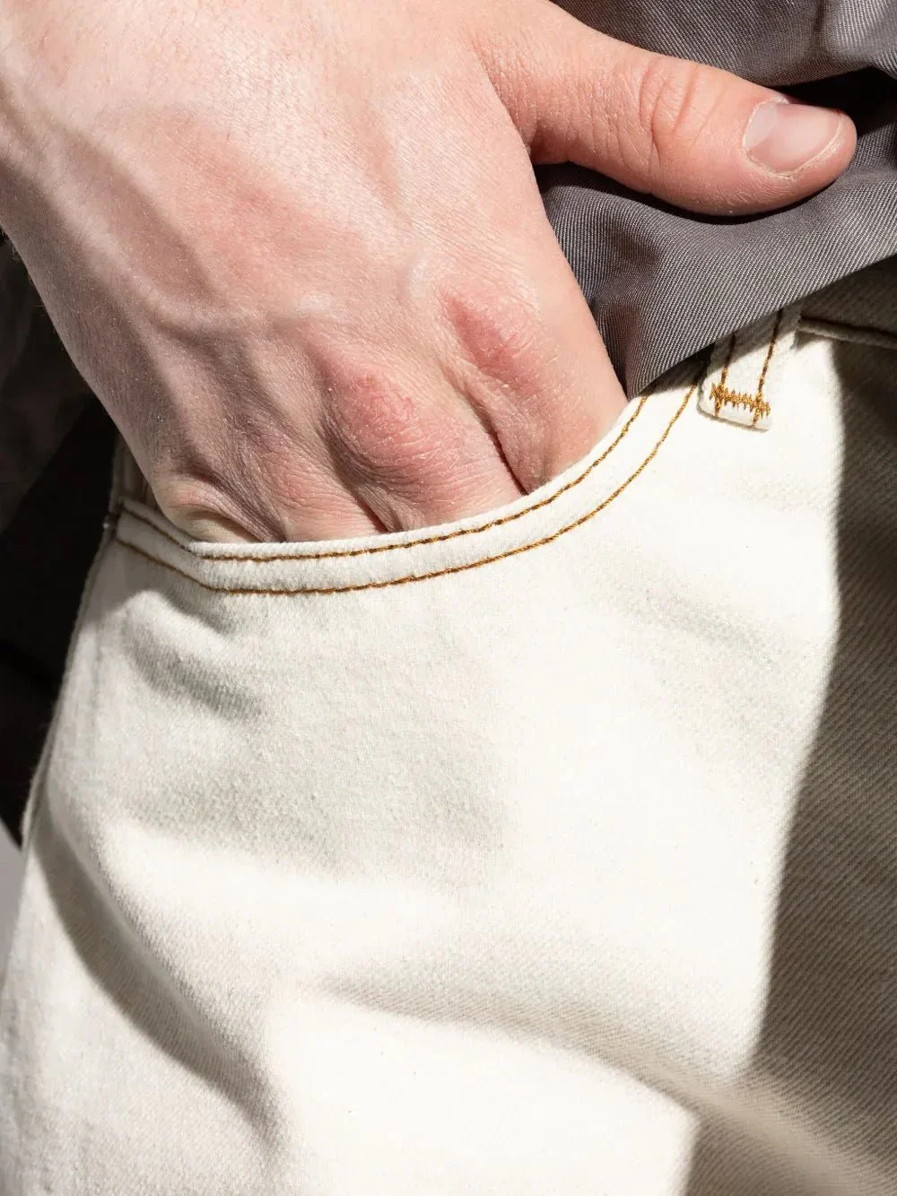 AMI - Jean denim blanc creme – Image 3