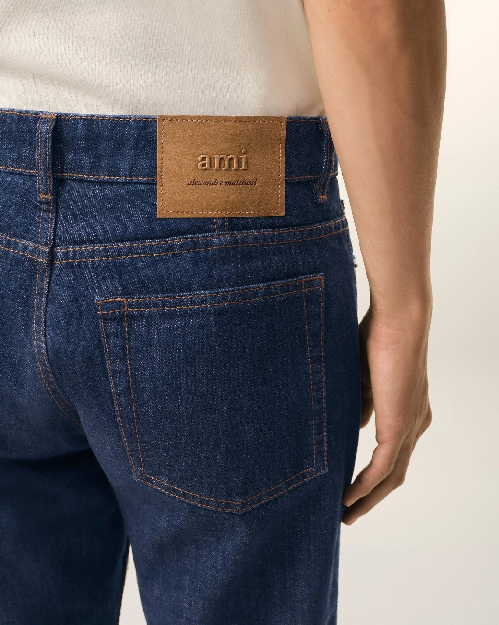 AMI PARIS - Jean Classique en Coton Indigo brut – Image 6