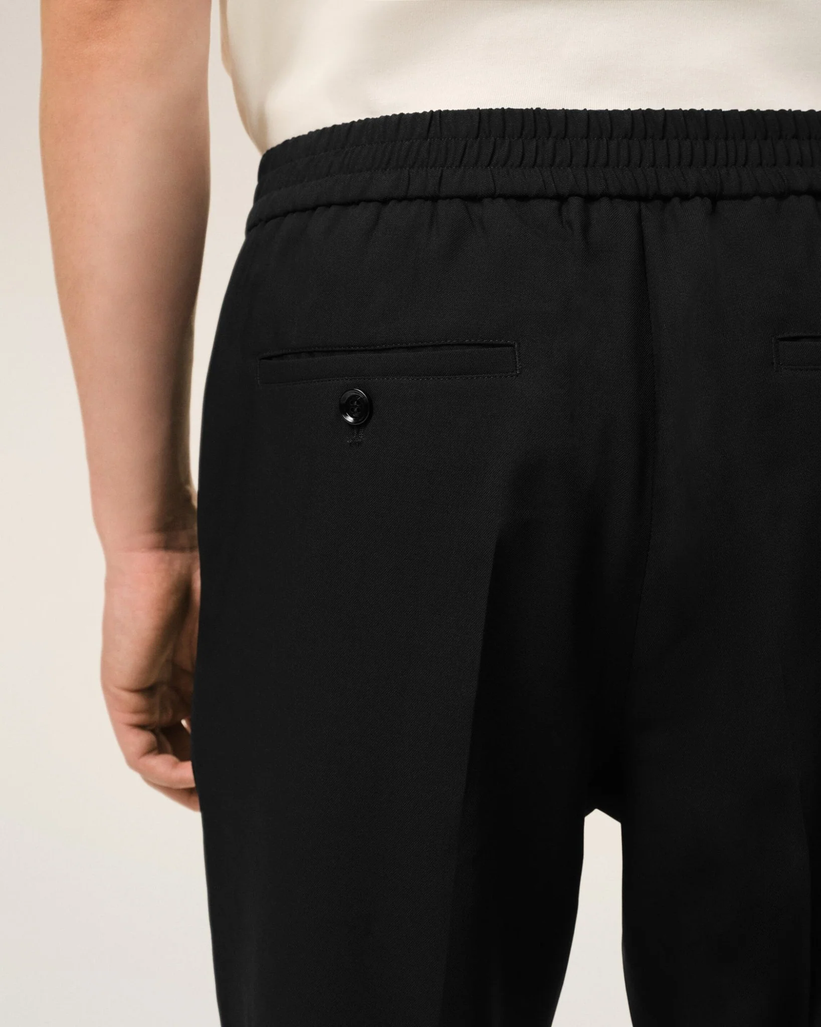 AMI PARIS - Pantalon Taille Elastiquée en Laine Noir – Image 6