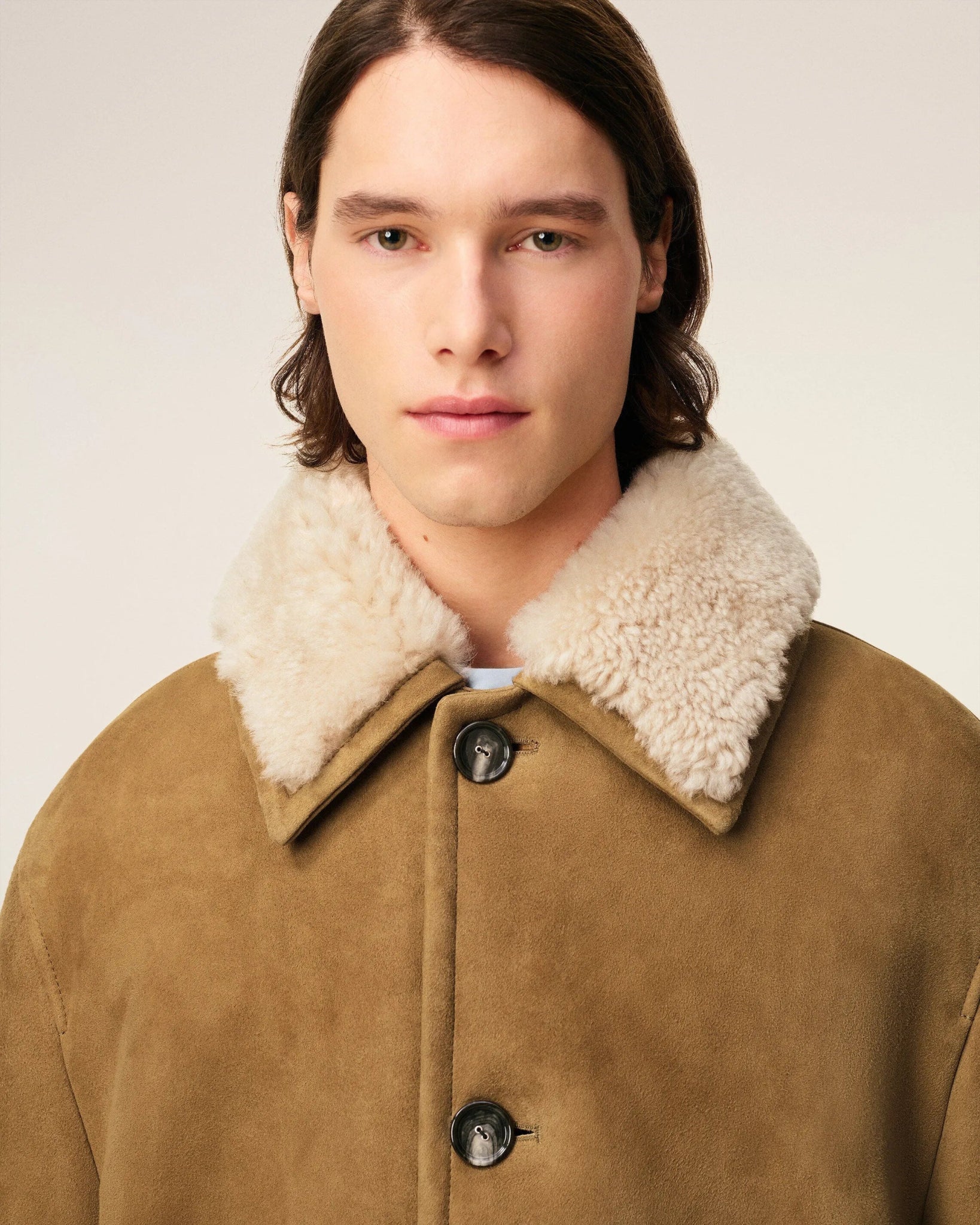 AMI PARIS - Veste Marron Boutonnée en Shearling Camel – Image 7