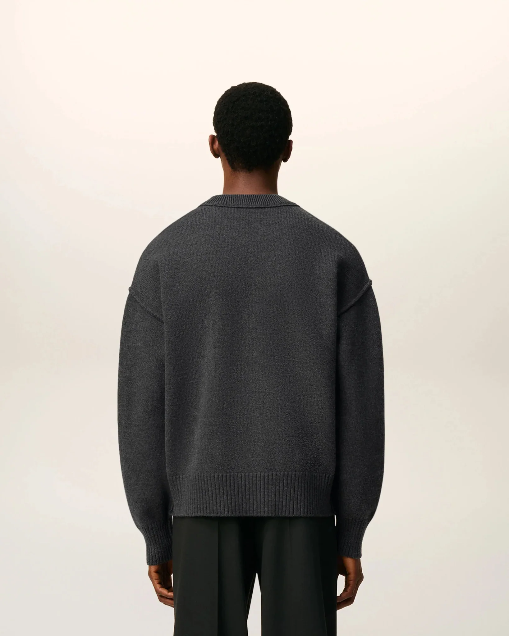 AMI - Pull Gris Col Rond Ami De Cœur En Laine Gris Chiné/Rouge – Image 7