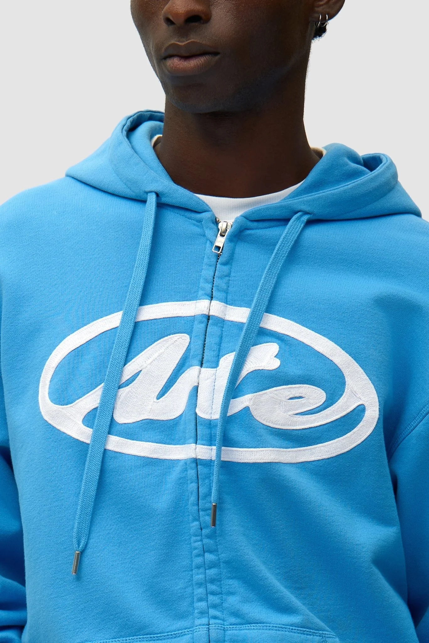 ARTE - Sweat à capuche zippé avec logo cercle Bleu ciel – Image 9