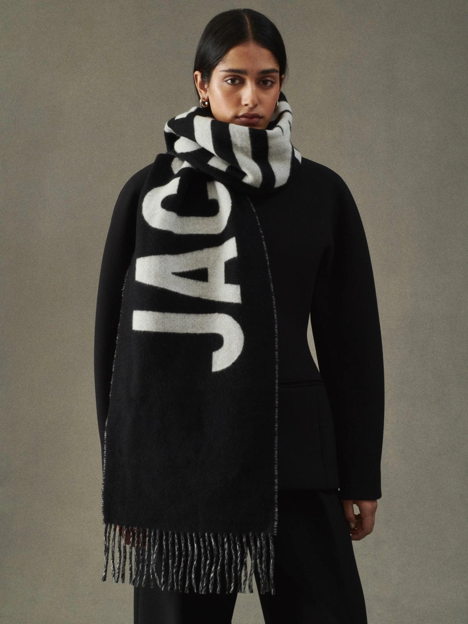 JACQUEMUS - L'écharpe Jacquemus Black – Image 5